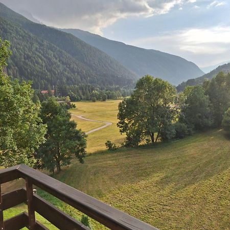Grande Casa Di Famiglia Lejlighed Temù Eksteriør billede