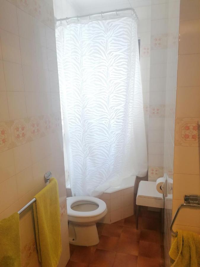 Grande Casa Di Famiglia Lejlighed Temù Eksteriør billede