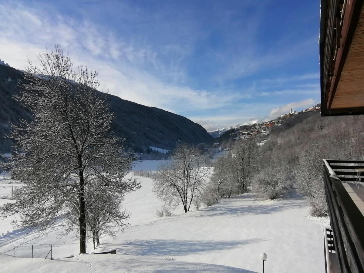 Grande Casa Di Famiglia Lejlighed Temù Eksteriør billede