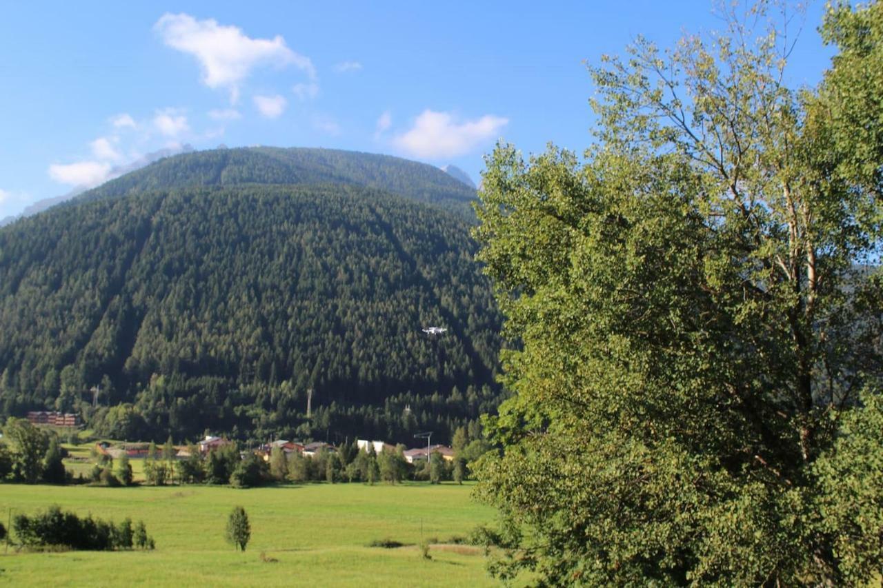 Grande Casa Di Famiglia Lejlighed Temù Eksteriør billede
