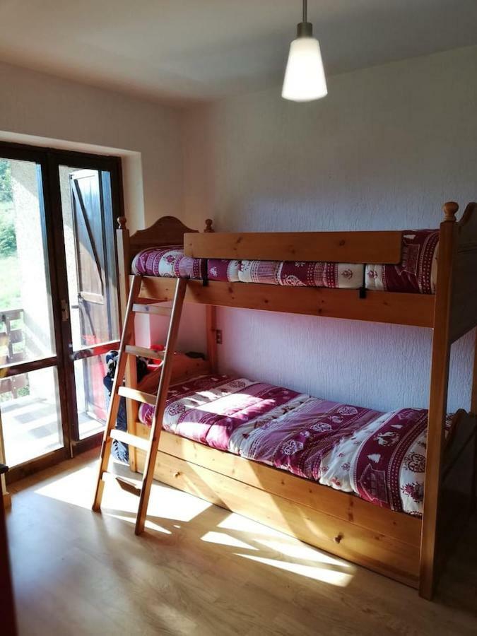 Grande Casa Di Famiglia Lejlighed Temù Eksteriør billede